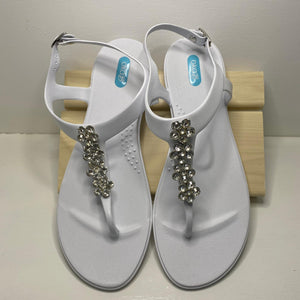 Sloane Sandals - T-Strap